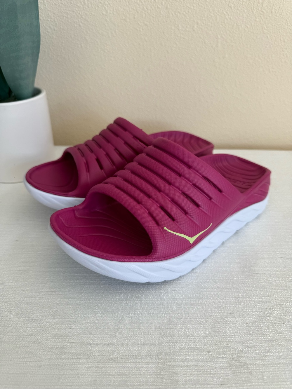 HOKA One One Women’s Berry Slide Sandals - Lightweight Comfort - Picture 3 of 12